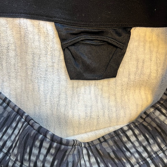 Athleta Thermal Fleece Line Chevron Aztec Pattern Black Gray Skirt Elastic Waist - Picture 3 of 5